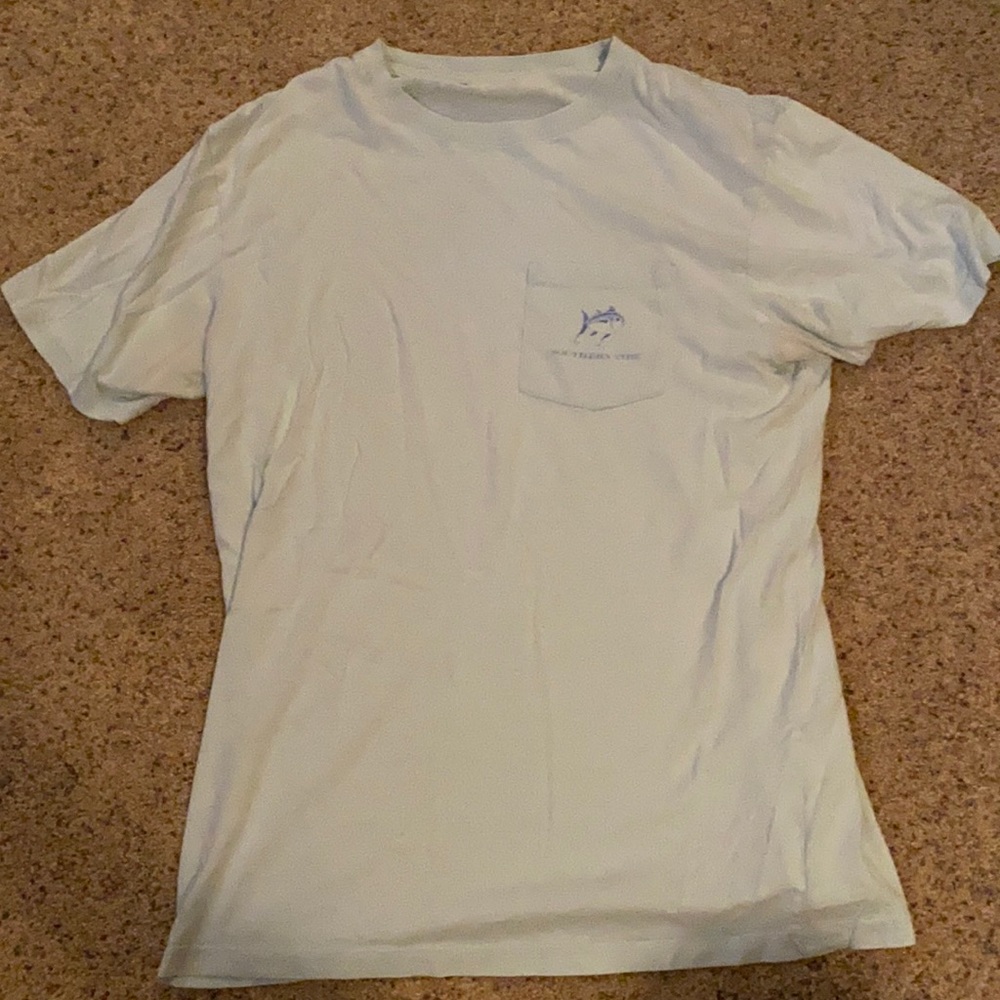 Large light blue southern tide t shirt